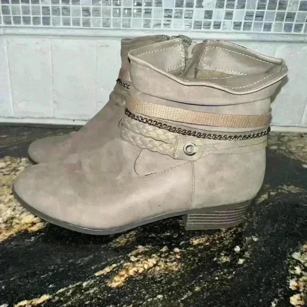 Women's Wonder Nation Boots, Size 6, Gray